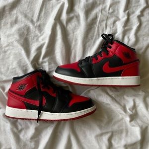 Nike Air Jordan 1 retro Mid GS “Banned Bred” NEW❣️
